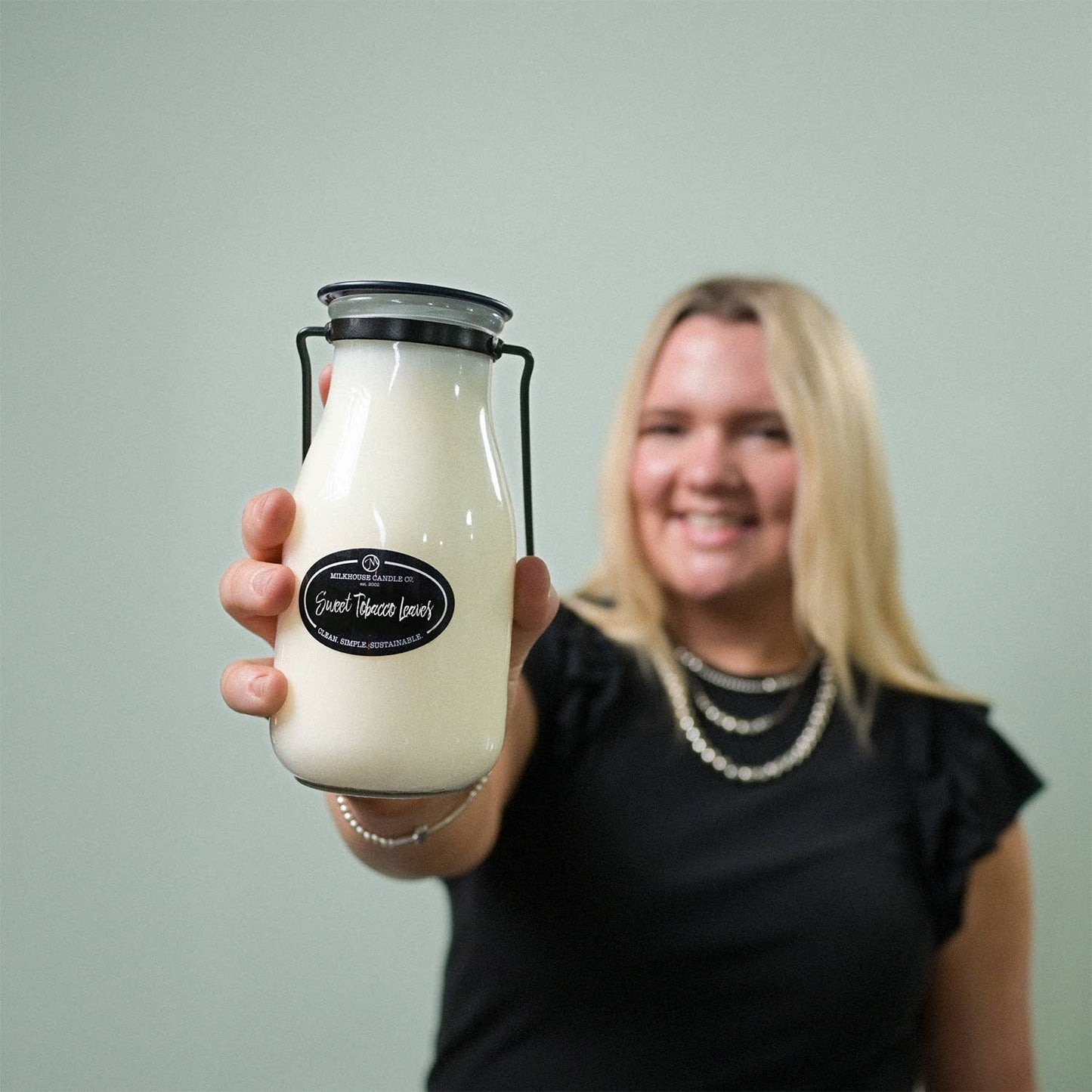 14 oz Milkbottle Candle: Sweet Tobacco Leaves